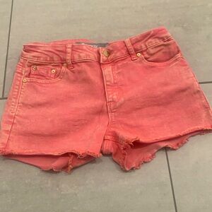 coral/pink denim shorts(color is how it appears in picture) size girls 10 tractr